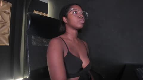 Snapshot of connywellss chatting on 25, 6, 2026 Nilo Solem online show from 25, 6, 2026