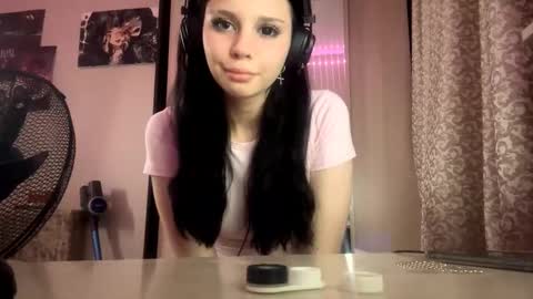 Snapshot of constancefeusier chatting on 24, 10, 2025 Isabella online show from 24, 10, 2025