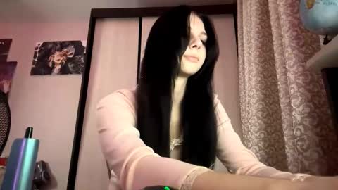 Snapshot of constancefeusier chatting on 29, 10, 2025 Isabella online show from 29, 10, 2025