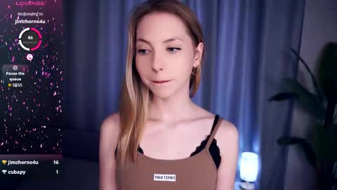Hello im Sofia Welcme to my room .More hugs and kiss for you online show from 16, 9, 2025