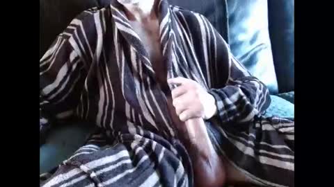 Snapshot of coolbreeze420842217 chatting on 21, 11, 2025 coolbreeze420 online show from 21, 11, 2025