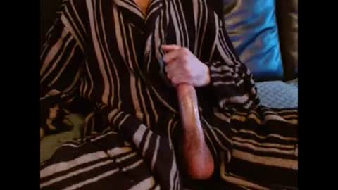 Snapshot of coolbreeze420842217 chatting on 23, 11, 2025 coolbreeze420 online show from 23, 11, 2025