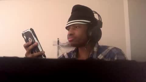 Snapshot of coolvibes69 chatting on 5, 12, 2025 coolvibes69 online show from 5, 12, 2025