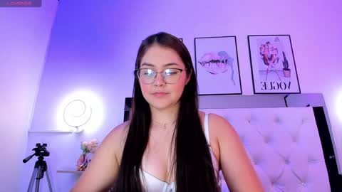 Snapshot of corachandler chatting on 18, 12, 2024 Cora online show from 18, 12, 2024