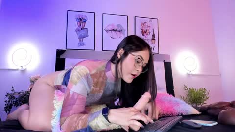 Snapshot of corachandler chatting on 31, 1, 2025 Cora online show from 31, 1, 2025