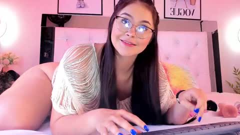 Snapshot of corachandler chatting on 19, 2, 2025 Cora online show from 19, 2, 2025