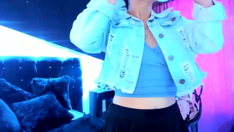 Coral  online show from 4, 2, 2025