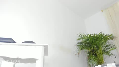 Snapshot of coral_princex chatting on 28, 1, 2025 Coral princex online show from 28, 1, 2025