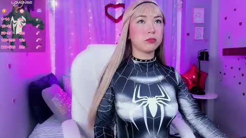 Coral Stefani online show from 19, 2, 2025