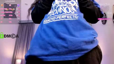 Coral Stefani online show from 17, 9, 2025