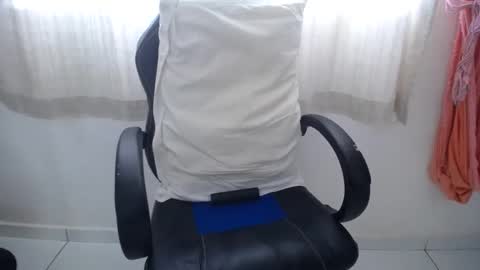 Snapshot of corolaxxl chatting on 1, 10, 2025 corolaxxl online show from 1, 10, 2025