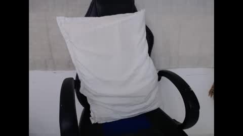 Snapshot of corolaxxl chatting on 25, 11, 2025 corolaxxl online show from 25, 11, 2025