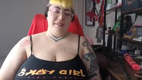 Snapshot of cosplaybruja305 chatting on 22, 2, 2026 Miss Mei online show from 22, 2, 2026