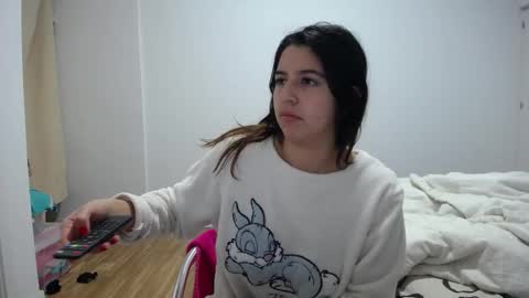 Snapshot of costantine_helena24 chatting on 6, 1, 2025 costantine helena24 online show from 6, 1, 2025