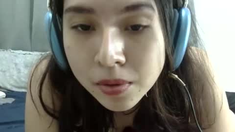 Liz Gwyneth Charlota online show from 5, 4, 2026