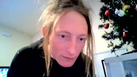 couchfireplace online show from 15, 12, 2025