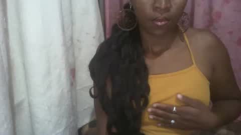 Snapshot of couleur_vanille chatting on 28, 2, 2025 couleur_vanille online show from 28, 2, 2025