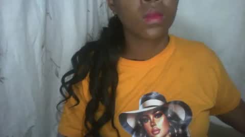 Snapshot of couleur_vanille chatting on 3, 11, 2025 couleur_vanille online show from 3, 11, 2025