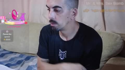 Snapshot of couple2021iam chatting on 1, 4, 2026 Alone online show from 1, 4, 2026