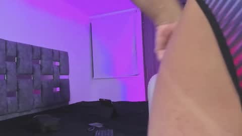 Snapshot of couple69hott chatting on 15, 12, 2025 Tommy online show from 15, 12, 2025