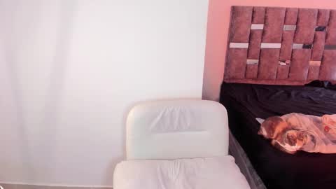 Snapshot of couple69hott chatting on 22, 12, 2025 Tommy online show from 22, 12, 2025