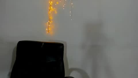 Snapshot of couple_fantasy30 chatting on 14, 2, 2025 Nikol y tomy online show from 14, 2, 2025