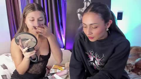 couple_funnyy online show from 6, 4, 2026