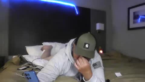 Snapshot of couple_pleaser1 chatting on 26, 9, 2025 Ieathairytacos online show from 26, 9, 2025