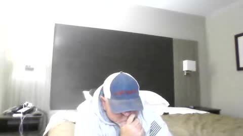 Snapshot of couple_pleaser1 chatting on 29, 9, 2025 Ieathairytacos online show from 29, 9, 2025