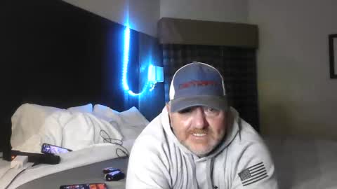 Snapshot of couple_pleaser1 chatting on 4, 11, 2025 Ieathairytacos online show from 4, 11, 2025