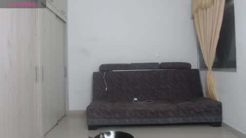  ALEJANDRO Y EMILY  online show from 9, 11, 2025