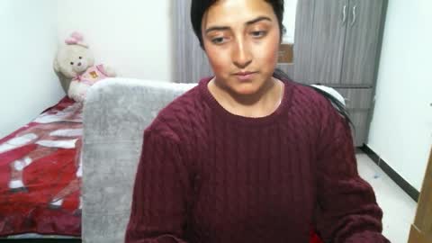 couplecaliente10 online show from 4, 12, 2025