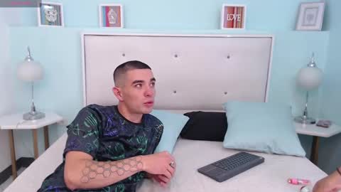 Snapshot of couplecolombia_gh chatting on 26, 2, 2025 lola y juan online show from 26, 2, 2025