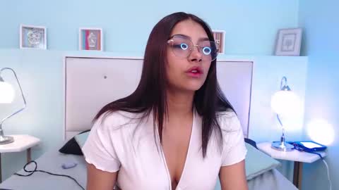 Snapshot of couplecolombia_gh chatting on 12, 3, 2025 lola y juan online show from 12, 3, 2025