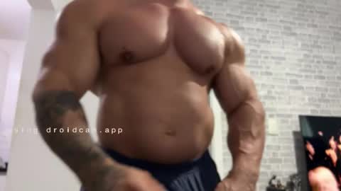 couplemuscle40 online show from 9, 5, 2026
