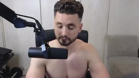 Snapshot of cowboylean chatting on 31, 10, 2025 cbl online show from 31, 10, 2025