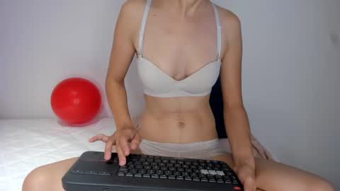 Marce  Online 1pm - 7pm gmt-5 online show from 13, 2, 2026