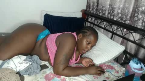 Snapshot of cozy_dion chatting on 28, 5, 2026 Erykah online show from 28, 5, 2026