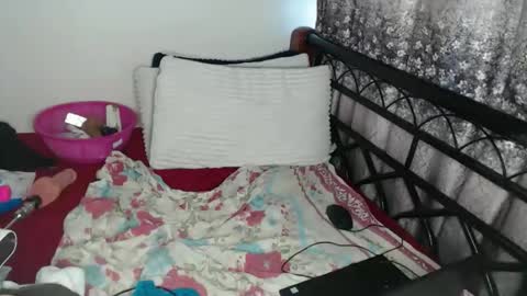 Snapshot of cozy_dion chatting on 6, 6, 2026 Erykah online show from 6, 6, 2026