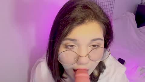 Snapshot of cozypeony chatting on 1, 4, 2026 Cozy online show from 1, 4, 2026