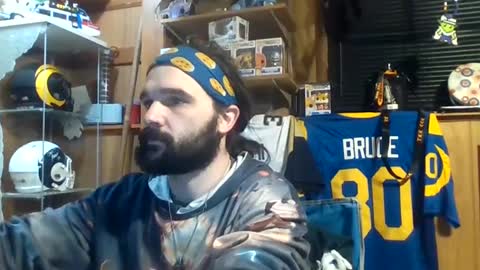 Snapshot of craveitoften chatting on 4, 1, 2025 craveitoften online show from 4, 1, 2025