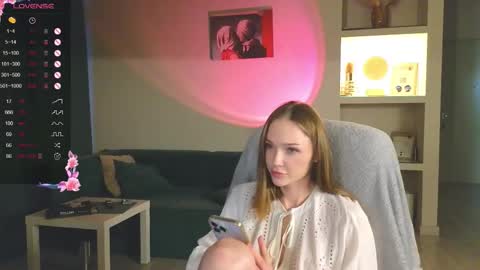 Snapshot of cravelucy chatting on 14, 11, 2025 lucy online show from 14, 11, 2025