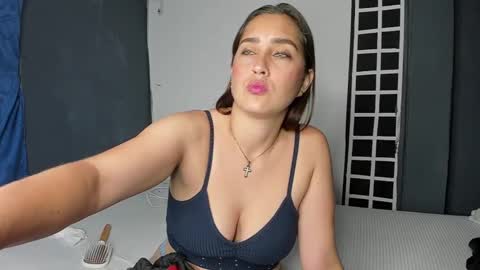 Snapshot of crazy_acouple_donpillo chatting on 23, 2, 2025 crazy_acouple_donpillo online show from 23, 2, 2025