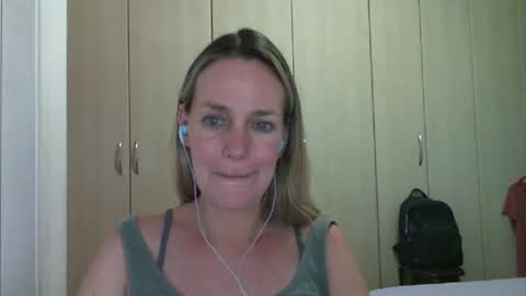 Anny online show from 25, 2, 2025