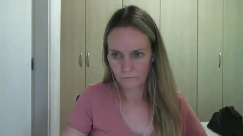 Anny online show from 4, 3, 2025