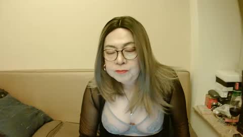 Snapshot of crazychika chatting on 1, 3, 2025 Kelly   online show from 1, 3, 2025