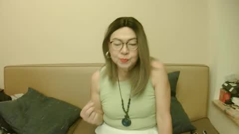 Snapshot of crazychika chatting on 12, 10, 2025 Kelly   online show from 12, 10, 2025