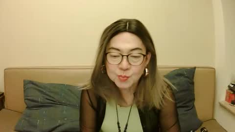 Snapshot of crazychika chatting on 24, 10, 2025 Kelly   online show from 24, 10, 2025