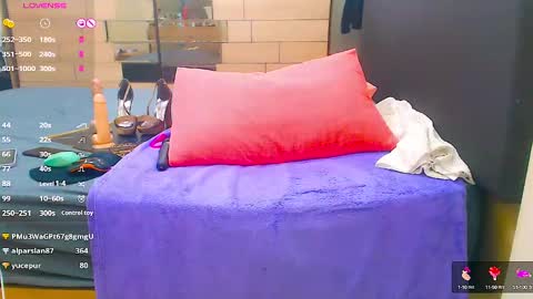 Snapshot of crazycouple034 chatting on 18, 1, 2025 crazycouple034 online show from 18, 1, 2025