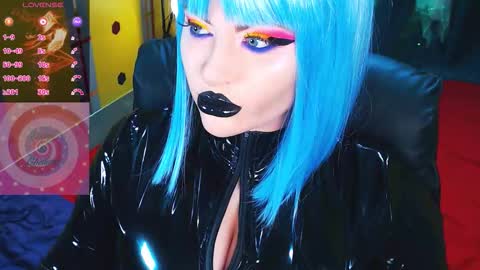 Snapshot of crazypinkyball chatting on 29, 10, 2025 Roxy online show from 29, 10, 2025